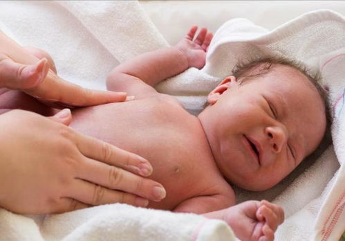 三个月婴儿感冒鼻塞怎么办