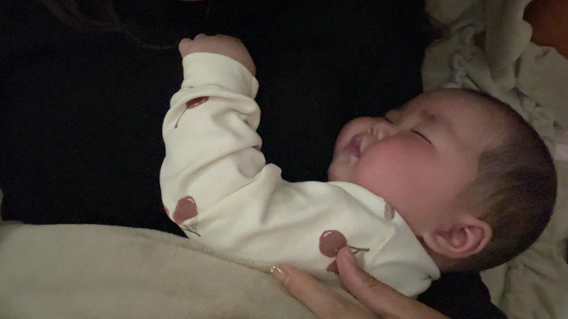 良品铺子月饼被曝吃出塑料