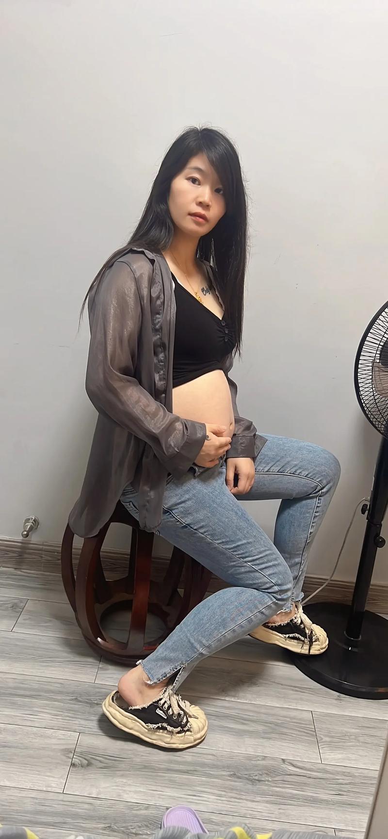 谢娜比张杰大几岁 网传谢娜做试管婴儿成功怀孕 谢娜比张杰大几岁 网传谢娜做试管婴儿成功怀孕