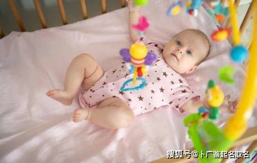 郑州大雪多个仓库倒塌损失惨重