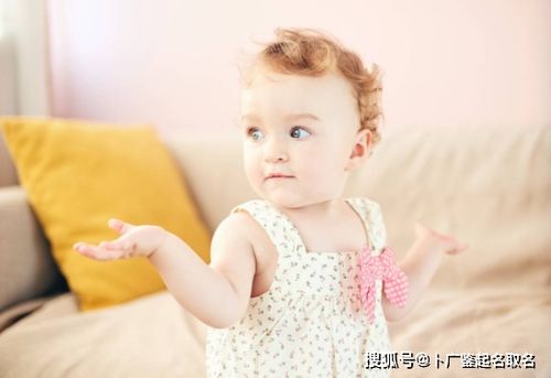 婴儿为何爱咬手