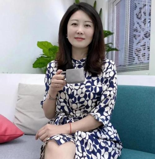 婴儿皮肤青紫的原因是什么 婴儿皮肤青紫是亚硝酸盐吃多了 