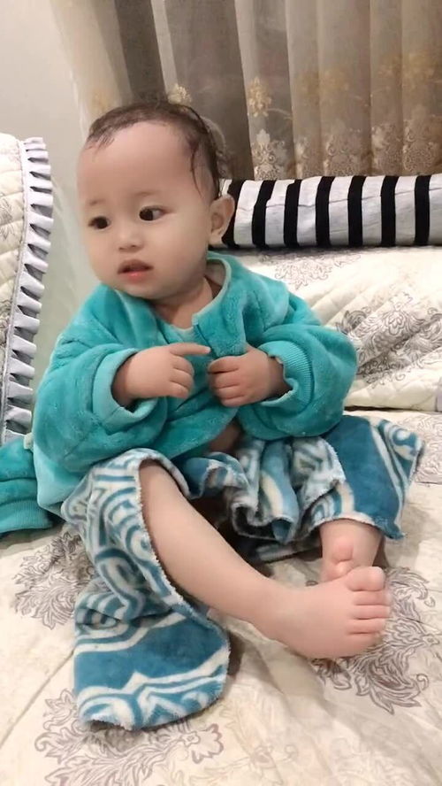 新生儿屁股红破皮怎么办